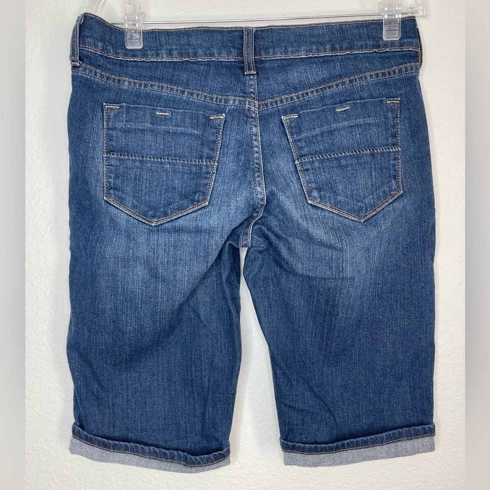 Old Navy Blue Jean Denim Bermuda Shorts with Cuffed Hem Size 4 Summer - Picture 8 of 10